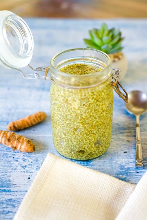 Lemon Chia Pudding - Keto & Low Carb Vegetarian Recipes Lemon Chia Seed Pudding, Chia Pudding Keto, Lemon Chia Pudding, Easy Chia Seed Pudding, Chia Pudding Breakfast, Breakfast Pudding, Ground Chia Seeds, Chia Breakfast, Spirulina Smoothie