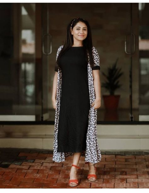 Frock With Shrug, Long Skirt Top Designs, Frock Models, Cotton Dress Pattern, Cotton Tops Designs, Simple Frock Design, Simple Frocks, Churidar Designs, Simple Kurta Designs