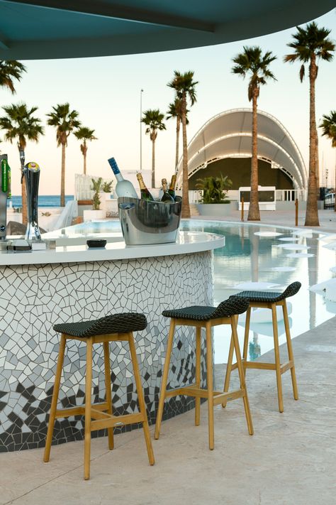 POINT. Marina Beach Club. Valencia  Collections: ROUND, ARC and COLORS Pool Bar Ideas, Valencia Beach, Pool Club, Bar Counter Design, Spain Aesthetic, Marina Beach, Round Pool, Pool Bar, Valencia Spain