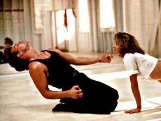 I would have loved to been that air guitar ;-) Patrick Swayze Dirty Dancing, Dirty Dancing Movie, Classic Dance, Beau Film, Jennifer Grey, Septième Art, Patrick Swayze, Chick Flicks, Dancing Aesthetic