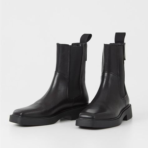 Vagabond boots Parisian Work Style, Vagabond Boots, Decorative Seams, Vagabond Shoes, Black Leather Chelsea Boots, Swedish Brands, Black Chelsea Boots, Nyc Trip, Shoe Boutique