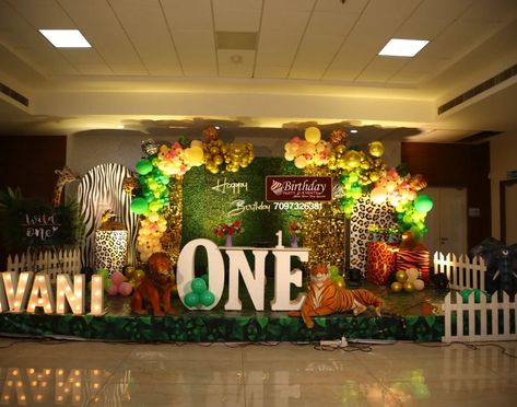 3d jungle theme decor Jungle Theme Event Decor, Jungle Theme Stage Decorations, Jungle Theme Entrance Decor, Animal Themed Birthday Party Decorations Jungle Safari, Birthday Jungle Theme Decoration, 1st Birthday Set Up, 1st Birthday Jungle Theme, Jungle Theme 1st Birthday Party, Jungle Theme Decoration Ideas