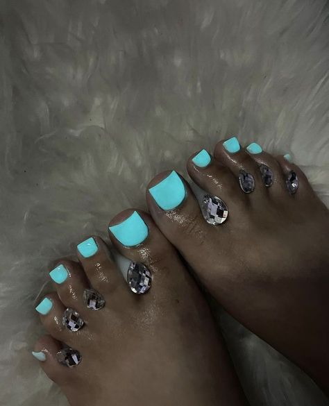 ˚୨୧⋆ @bella2angel Glow In The Dark Toes, Royal Blue Toe Nails, Blue Toe Nails, Gel Toe Nails, Acrylic Toes, Acrylic Toe Nails, Toe Nail Color, Pretty Toe Nails, Cute Toe Nails