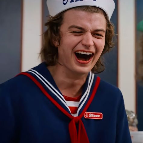 Season 3 Steve Harrington, Steve Harrington Season Three, Steven Stranger Things, Steve Harrington Pictures, Steve Harrington Season 3, Steve Harrington Scoops Ahoy, St Pfp, Steve Harrington Icons, Steve St