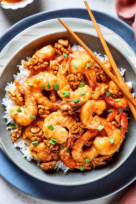 honey walnut shrimp. Chinese Entrees, Keto Fish, Creamy Honey, Seafood Meals, Walnut Shrimp, Crispy Shrimp, Honey Walnut, Honey Walnut Shrimp, Honey Sauce