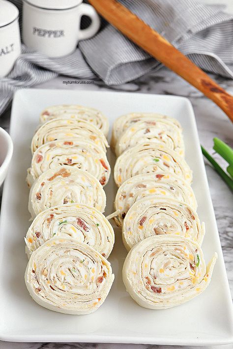 cream cheese ranch roll ups Ranch Roll Ups, Pinwheel Appetizers Cream Cheese, Jalapeno Popper Pinwheels, Making Cream Cheese, Cream Cheese Roll Ups, Ranch Pinwheels, Making Cream, Cheese Roll Ups, Turkey Roll Ups