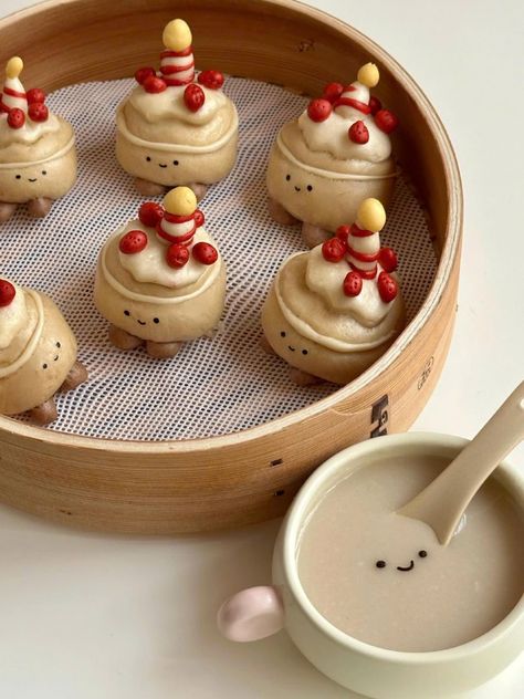 Cute Biscuits, Cute Desserts Aesthetic, Jellycat Food, Cute Baking Recipes, Cute Baking Ideas, Cute Pastries, Cute Cooking, Winter Foods, Trendy Food