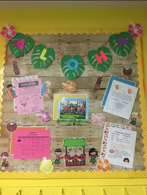 Luau Themed Classroom, Aloha Classroom Door, Hawaiian Classroom Decorations, Hawaii Bulletin Board Ideas, Tropical Theme Classroom Decor, Tropical Classroom Theme Ideas, Aloha Bulletin Board Ideas, Lilo And Stitch Bulletin Board Ideas, Luau Door Decorations Classroom