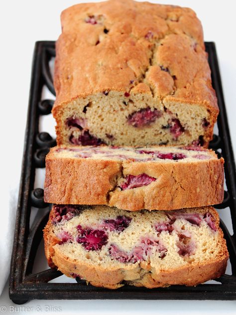 Fruit Bread Recipes Loaf Pan, Mixed Berry Loaf, Mixed Berry Bread, Fruit Bread Recipes, Berry Bread, Loaf Bread Recipe, Loaf Cakes, Berry Muffins, Fruit Bread