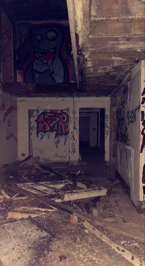 Dark Abandoned Places Aesthetic, Abandoned Places At Night, Abandoned Hangout, Urban Exploring Aesthetic, Abandoned Places Wallpaper, Abandon Aesthetic, Exploring Abandoned Places Aesthetic, Traphouse Aesthetic, Abandoned Places Aesthetic