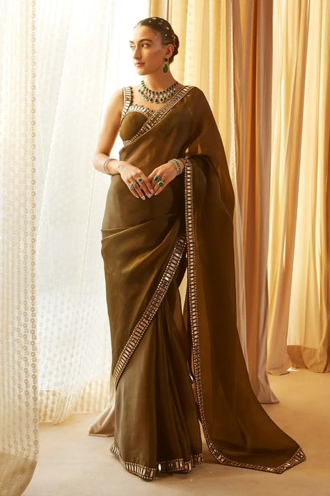 Saree With Sleeveless Blouse, Saree Satin, Vani Vats, Mirror Work Saree, Organza Blouse, Eternal Beauty, Trendy Blouse, Indian Wedding Wear, Green Saree