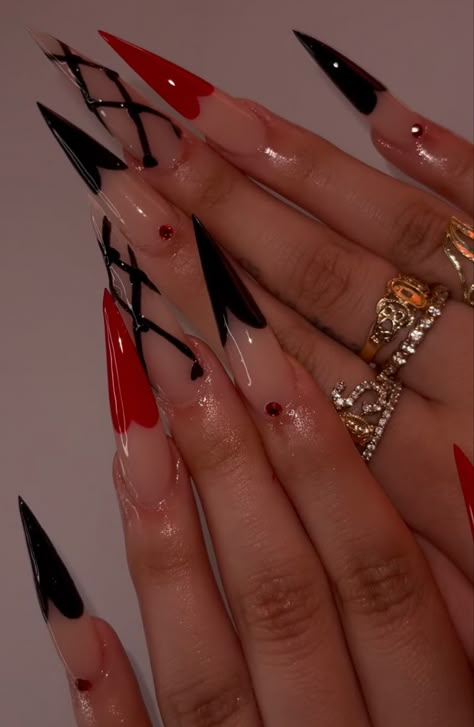 Valentines Nails Stiletto Simple, Long Stiletto Nails Valentines, Nails Acrylic Pointy Stilettos, Valentine Goth Nails, Valentine Stilleto Nails Designs, Red Stilletos Nails Design, Goth Valentine Nails, Valentines Nails Goth, Valentines Goth Nails