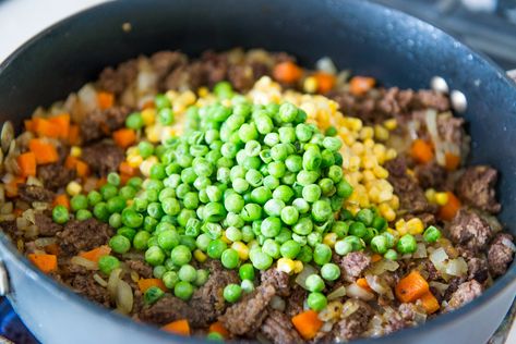 Freezer-Friendly Shepherd’s (Cottage) Pie | The Pioneer Woman Pioneer Woman Mashed Potatoes, Shepherds Pie Recipe Pioneer Woman, Shepherds Pie Recipe Healthy, Best Shepherds Pie Recipe, Pie Recipe Easy, Cheddar Mashed Potatoes, Cheesy Mashed Potatoes, Potato Toppings, Shepherds Pie Recipe