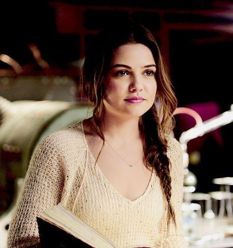 The Originals Davina, Davina Claire, Street Style Fall Outfits, Danielle Campbell, Always And Forever, Modern Family, Eye Color, Face Claims, African American