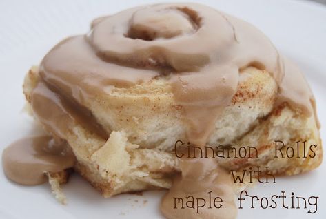 Cinnamon Rolls With Pudding, Homeade Desserts, Maple Frosting Recipe, Pudding Ideas, Bread Machine Cinnamon Rolls, Cinnamon Roll Frosting, Best Bread Machine, Cinnamon Roll Bread, Maple Frosting