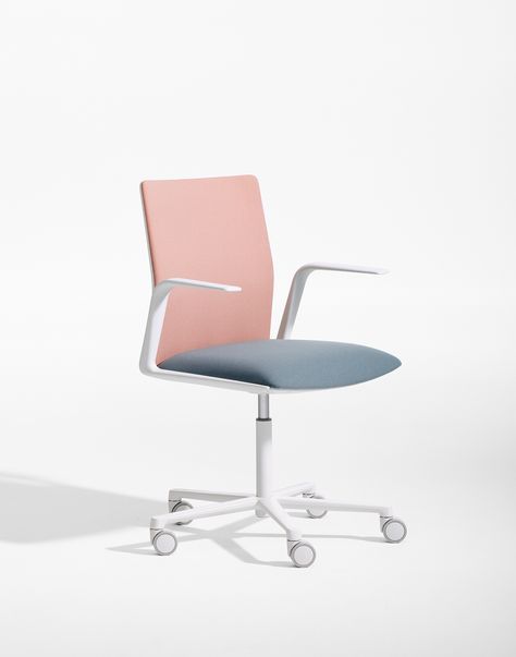 35 Unexpectedly Chic Pieces for an Un-Boring Office - Sight Unseen Shaved Hairstyles, Half Shaved, Best Office Chair, Office Chair Design, Black Office Chair, Pink Chair, Office Seating, Mesh Office Chair, Lampe Design