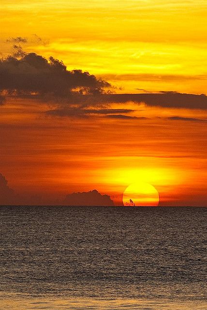 Kuta beach sunset, Bali, Indonesia - by ⓨⓥⓔⓢ Kuta Beach, Clouds In The Sky, Beach Bali, Amazing Sunsets, Padang, Beautiful Sunrise, Alam Yang Indah, Sunset Beach, Sailboats