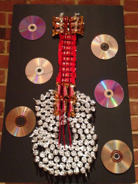 Rock N Roll Christmas Decorations, Candy Guitar, Rock N Roll Theme, Recruitment Decorations, Christmas Doors, Recruitment Themes, Recruitment Ideas, Gingerbread House Decorations, Secret Boards