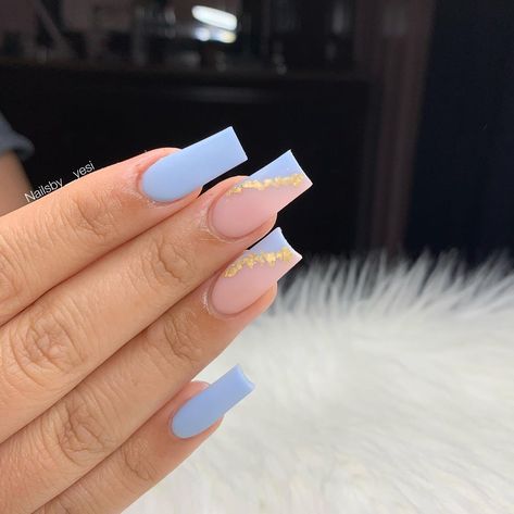 Yesenia 💋’s Instagram profile post: “Pretty blue ✨” Baddie Acrylics, Acrylic Nails Ideas Almond, Nails Stiletto Short, Blue Acrylic Nails Ideas, Royal Blue And Silver Nails, Baddie Almond Nails, Long Almond Acrylic Nails, Nails Royal Blue, Nails Ideas Almond