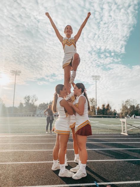 Cheer Asthetic, Cheer Motivation, Cheer Vibes, Cheerleading Picture Poses, Cheer Goals, Cheer Aesthetic, Cheer Flyer, Cheer Season, Cheer Hacks