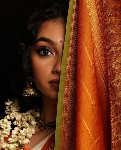 Shreema Upadhyaya, Self Photography, Saree Poses, Vintage Photoshoot, Portrait Photography Women, Indian Photoshoot, Self Portrait Poses, Saree Photoshoot, Indian Woman