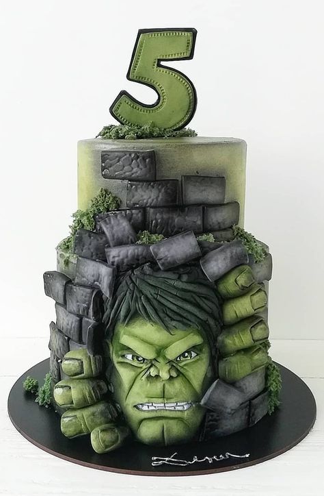 Wedding Cupcakes Fondant, Hulk Theme Party, Hulk Birthday Cakes, Bolo Hot Wheels, Apple Cake Pops, Hulk Birthday Parties, Superhero Cookies, Hulk Party, Hulk Birthday