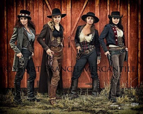 Western Saloon Outfits, Saloon Outfits, Old Western Outfits Women, Cowboys Drawing, Western Clothes For Women, Cowboy Costumes, Wild West Costumes, Wild West Outfits, Saloon Girl Costumes