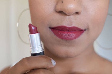 Finding the perfect lip color is a challenge, especially for women of color. So, I'm sharing my top 5 favorite MAC lipsticks that I think are great for dark skin. Mauve Matte Lipstick, Brown Matte Lipstick, Neutral Lip Color, Lipstick Colour, Eye Color Chart, Mac Lipstick Shades, Perfect Lip Color, Lipstick For Dark Skin, Light Pink Lip Gloss