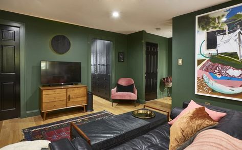 Best Living Room Paint Color, Living Room Paint Color, Brooklyn Home, Patio Grill, Dark Green Walls, Cabin Bedroom, Black Rooms, Teal Walls, Colored Ceiling