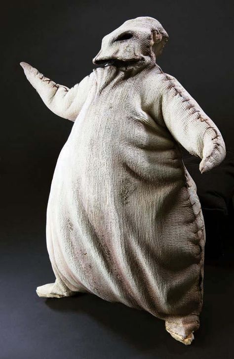 Oogie Boogie puppet from The Nightmare Before Christmas Ogie Bogie, Oogie Boogie Costume, Nightmare Before Christmas Pictures, Nightmare Before Christmas Costume, Nightmare Before Christmas Tattoo, Jack The Pumpkin King, Monster Costumes, Creepy Halloween Decorations, Nightmare Before Christmas Halloween