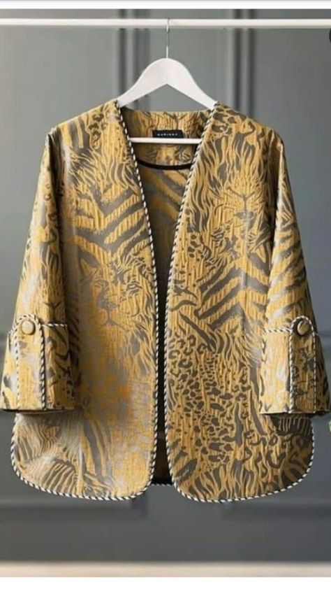 Outer Batik, Statement Blazer, Oversized Blazers, Mode Kimono, Casual Blazer Women, Iranian Women Fashion, Batik Fashion, Jacket Pattern Sewing, Modest Dresses Casual