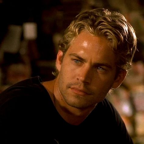 Paul Walker Hot, Brian Oconner, Actor Paul Walker, Furious Movie, Paul Walker Pictures, Looks Party, Paul Walker, Hot Actors, Fast And Furious