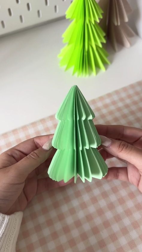 How To Make Christmas Tree Decorations At Home, How To Make A Christmas Tree With Paper, Christmas Diy With Paper, Colour Paper Decoration Ideas, Christmas Diy Crafts Paper, How To Make Xmas Decorations, Diy Home Decor For Christmas, Easy Paper Christmas Tree, How To Make A Mini Christmas Tree