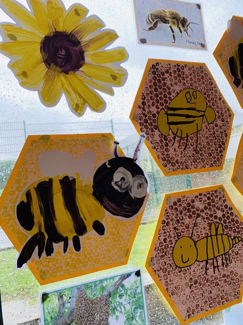 Bee Hive Painting, Minibeast Art, Painting For Preschool, Bee Crafts For Kids, Insects Preschool, Bee Activities, Insects Theme, Bee Painting, Painting Creative