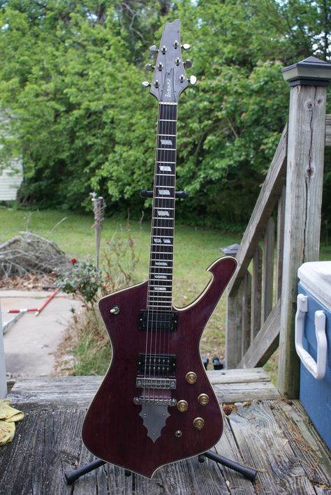 Ibanez Iceman IC400 Iceman Guitar, Red Electric Guitar, Ibanez Guitars, Guitar Rig, Classic Rock And Roll, Cool Electric Guitars, Guitar Lovers, Guitar Gear, Beautiful Guitars