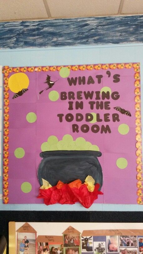 Halloween Bulletin Board Ideas Classroom, Halloween Lunchroom Bulletin Boards, Halloween Bulletin Board Ideas For Daycare, Fall Teacher Board Ideas, Fall Parent Board Ideas Daycare, Halloween Class Board, October Toddler Bulletin Board Ideas, Fall Halloween Bulletin Board Ideas, Cute Halloween Bulletin Boards