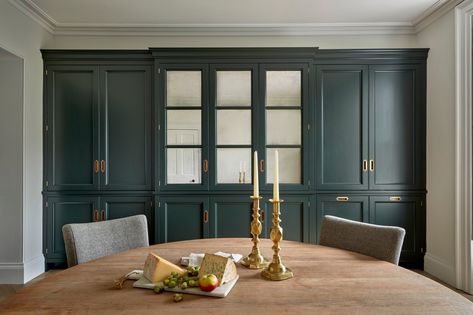 The dining room has evolved from a formal, separate space for ceremonial meals to a versatile and multifunctional space for daily life, often becoming part of the kitchen in most homes. For our Georgian townhouse project, this is exactly what the client wanted for their young family.⁠ ⁠ We created a neat and sleek design where everything has its place, crafted with quality that will last for generations.⁠ ⁠ #CraftedByArtichoke #ArtOfArtichoke⁠ ⁠ ⁠ Hand-painted in Studio Green by @farrowandbal... Georgian Townhouse, Multifunctional Space, Studio Green, Young Family, Artichoke, Sleek Design, Dining Room, Design