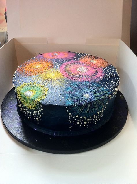 Firework cake by Katja  I hope that's a chocolate base for everyone's teeth sake. lol Mjc Firework Cake, Fireworks Cake, New Year's Cake, Fancy Cakes, Cake Creations, Pretty Cakes, Creative Cakes, Cute Cakes, Cake Inspiration