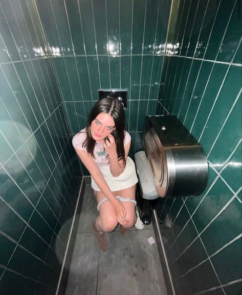 Woman On Toilet Photography, Woman Sitting On Toilet, Bathroom Poses, Bathroom Photoshoot Ideas, Toilet Selfie, Woman Screaming, Sitting On Toilet, Toilet Cartoon, Ladies Restroom