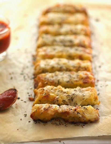 Baked Cauliflower Crust Garlic 'Breadsticks' by theironyou #Cauliflower_Sticks #GF #Healthy Ideal Protein Recipes, Garlic Breadsticks, Cauliflower Crust, Baked Cauliflower, Breadsticks, Appetizer Snacks, Paleo Recipes, Low Carb Recipes, Appetizer Recipes