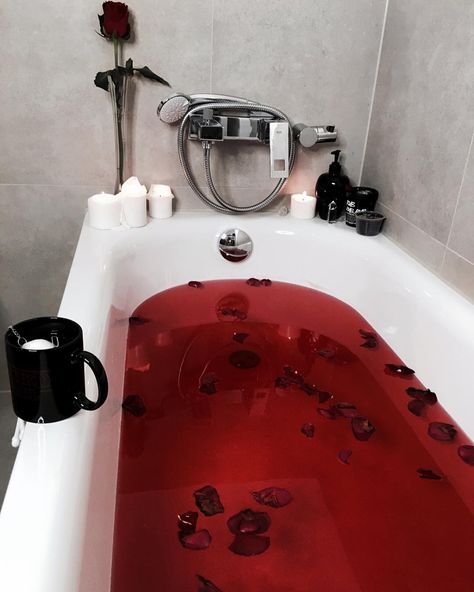 #red #redaesthetic #redaestheticvintage #relax #bath  for more daily pins follow me @jonay carriman Red Aesthetic Grunge, Red Liquid, Kuroo Tetsurou, Blood Art, 다크 판타지, Aesthetic Colors, Aesthetic Grunge, Red Aesthetic, Grunge Aesthetic