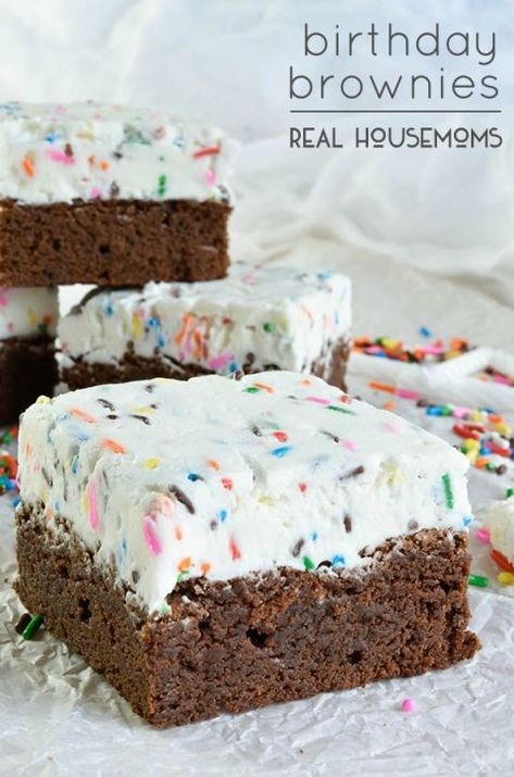 Birthday Brownies, Vegetable Shortening, Cheesecake Brownie, Fluffy Frosting, Cookie Brownie Bars, Brownie Cake, Snacks Für Party, Brownie Bar, Yummy Sweets