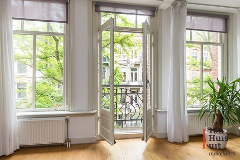 Amsterdam Townhouse Interior, Amsterdam Flat Interior, Apartment In Amsterdam, Amsterdam Home Interior, European Apartment Interior, Amsterdam Apartment Aesthetic, Apartment Netherlands, Amsterdam Houses Interior, Amsterdam Apartment Interiors