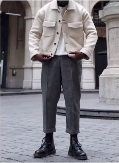 White Outer Outfit Men, Chelsea Boots Wedding Outfit Men, White Outer Outfit, Alt Men Outfits, Grey Pants Outfit Men, Contrast Outfit, Winter Typ, Mens Casual Outfits Summer