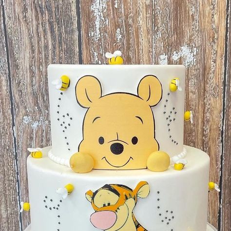 Winnie Pooh Baby Shower Cake, Winnie The Pooh Cake Ideas, Winnie The Pooh Baby Shower Cake, Winnie The Pooh Cakes, Pooh Bear Cake, Winie The Pooh, 2nd Birthday Cake Boy, Homeschool Graduation, Winnie The Pooh And Tigger