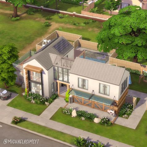 Athlete’s Family Home 🏈 A spacious home for 4 sims with a home gym and a big backyard! I imagined a family of a famous athlete living here, they have plenty of space to hang out together and also spend time alone! No CC and Maxis Match the sims 4 house exterior || the sims 4 exterior || the sims 4 house || the sims 4 house ideas || sims 4 houses || sims 4 house plans #thesims4 #simshouse #simsbuild #showusyourbuilds #sims4maxismatch #sims4housebuild #simshome #dreamhouse #sims Family Home Exterior, Spend Time Alone, Sims 4 Speed Build, Sims 4 Family, Sims 4 House Plans, Sims 4 House Building, Famous Houses, Big Backyard, Suburban House