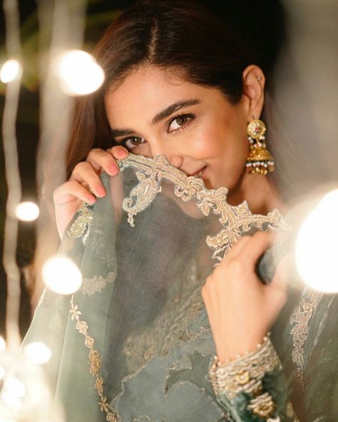 Maya Ali Says Her Mother Is A Superwomen Eid Pictures Poses, Eid Photography, Eid Photoshoot, Eid Photoshoot Ideas, Eid Photos, Maya Ali, Pakistani Celebrities, Stylish Dpz, Stylish Photo Pose