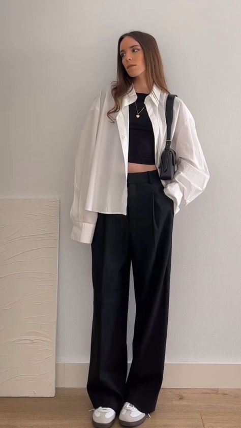 Office Aesthetics Women, Shirts Style For Women, Cargo Office Outfit, Styling A White Shirt Women, Uni Looks Outfits, Outfit For College Girl, Outfit Ideas Women Over 40 Casual, White Shirt Black Pants Outfit Woman, Black Dress Pants Outfit Casual