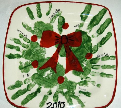 Handprint Christmas Crafts Unique and Memorable Diy Christmas Plate, Handprint Wreath, Christmas Handprint Crafts, Christmas Handprint, Handprint Christmas, Christmas Platter, Christmas Crafts For Toddlers, Footprint Crafts, Christmas Gifts For Parents