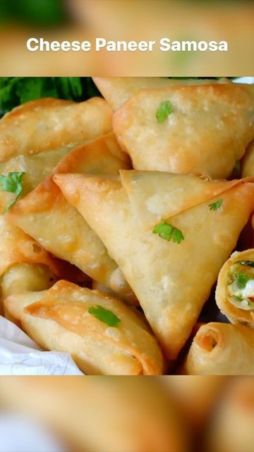 Paneer Samosa Recipe, Paneer Samosa, Burfi Recipe, Samosa Recipe, Unique Wedding Cards, Spicy Snacks Recipes, Tasty Recipes Videos, Kitty Party, Spicy Snacks